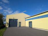 Außenansicht Toreinfahrt - Halle in Plößberg