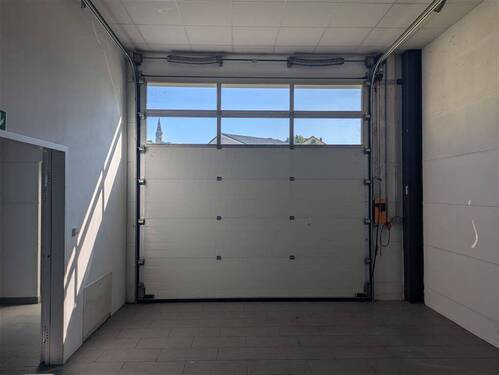 Innenansicht Toreinfahrt - Halle in Plößberg zum Kaufen