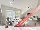 Wohnzimmer - ca. 87 m² große, aufwändig sanierte, energieeffiziente, und helle Dachgeschosswohnung mit sonnigem Balkon - ideal für Paare !