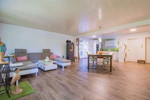 Wohnzimmer EG1 - 9 Zimmer Mehrfamilienhaus, Wohnhaus in Stühlingen