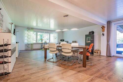 Wohnzimmer EG - Mehrfamilienhaus, Wohnhaus mit 249,00 m&sup2; in Stühlingen zum Kaufen