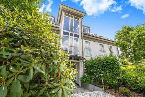 Hausansicht - 4 Zimmer Etagenwohnung in München