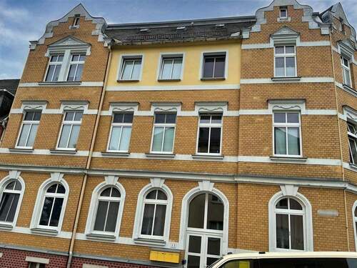 Seitenansicht - 1 Zimmer Mehrfamilienhaus, Wohnhaus zum Kaufen in Adorf