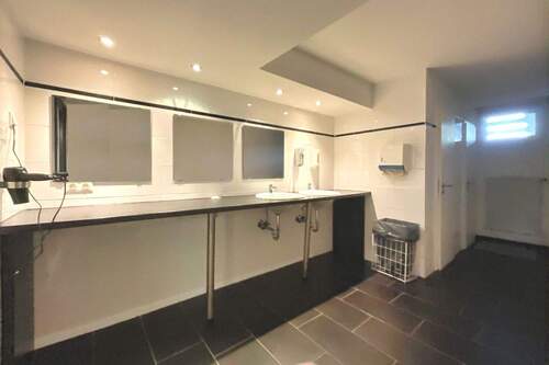 Sanitäranlagen KG - 