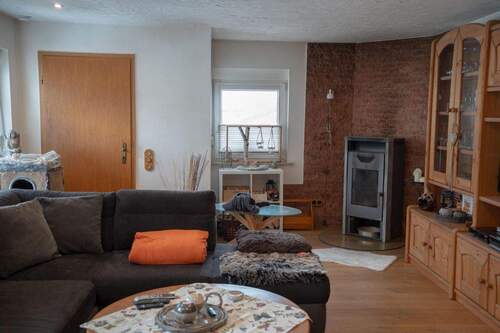 Wohnzimmer - Mehrfamilienhaus, Wohnhaus mit 249,00 m&sup2; in Bad Berleburg zum Kaufen