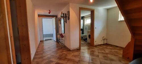 Flur im Keller Richtung Kellerausgang - 