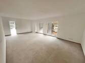 Wohnzimmer - 4 ZKB Erstbezug im Neubau mit Küche und Balkon