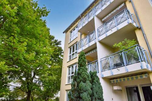 Außenansicht - Helle 3-Zimmer-Wohnung mit Balkon und Tiefgaragenstellplatz in Langen