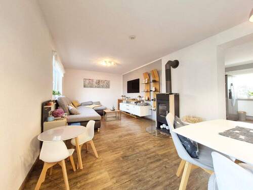 Wohnzimmer - Stilvoll und modern wohnen - Familienglück mit großem Garten!