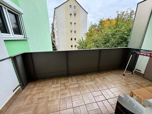 Balkon nach Südwesten.jpeg - 2 Zimmer Etagenwohnung in Nürnberg
