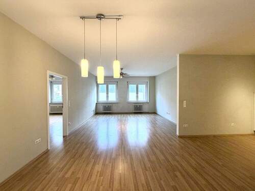 Wohn- und Esszimmer - 