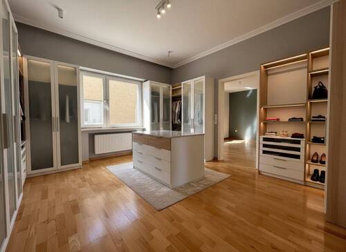 Ankleide EG virtuell möbliert - 7 Zimmer Mehrfamilienhaus, Wohnhaus in Osnabrück