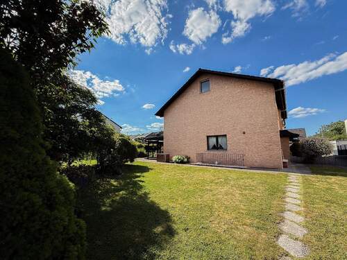 Impression Seitenansicht - Einfamilienhaus mit 135,00 m&sup2; in Sinzig zum Kaufen