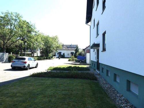 Rechts Hauseingang - 