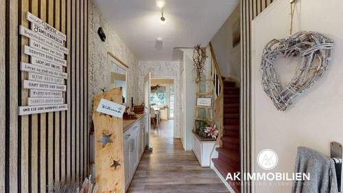 Flur EG - 5 Zimmer Reihenmittelhaus in Hessisch Oldendorf