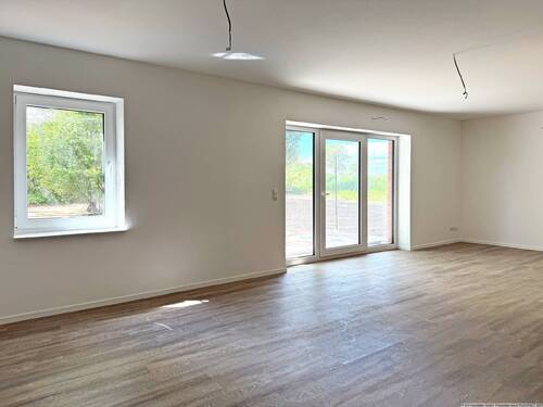 Whg 1 - Wohnzimmer - 2 Zimmer Etagenwohnung zum Kaufen in Revensdorf