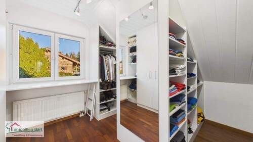 Ankleidezimmer/Schlafzimmer OG - 