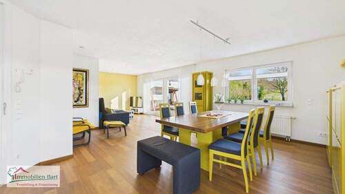 Wohn-/Essbereich EG mit Zugang zur Terrasse - 