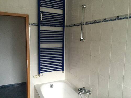 Badezimmer - 3 Zimmer Etagenwohnung zum Kaufen in Salzgitter