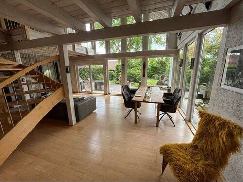 Wohnbereich mit Zugang Terrasse und Garten - 5 Zimmer Einfamilienhaus zum Kaufen in Neuried