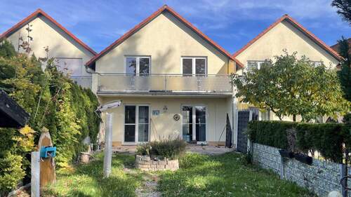 Ansicht vom Garten - 4 Zimmer Reihenmittelhaus zum Kaufen in Bernsdorf