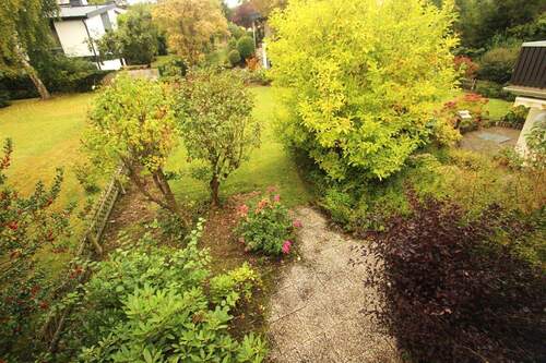 … mit viel Grünfläche und Ruhe! - 