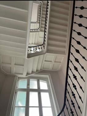 Treppenhaus - 4 Zimmer Etagenwohnung zum Kaufen in Wiesbaden