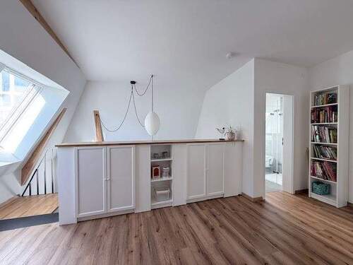 offene lichtdurchflutete Galerie im Obergeschoss - 