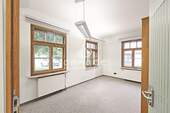 Genügend Licht von Außen ist in allen Büros vorhanden - 