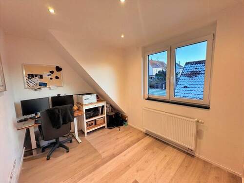 Kinderzimmer/Büro - 