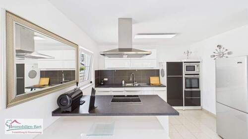 Hochwertige Küche - PERL: TOLLE, HELLE 108 m² WOHNUNG IN TOP-WOHNLAGE!