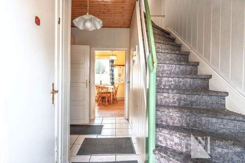 Hauseingangsflur - 5 Zimmer Einfamilienhaus in Bardowick