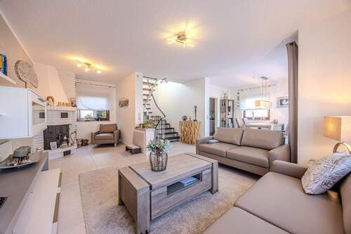 Herzlich willkommen! - Gepflegtes Einfamilienhaus mit Südterrasse und Weitblick in familienfreundlicher Lage