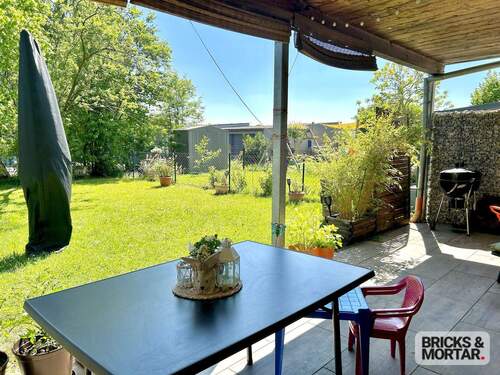 Blick in den Garten - 3 Zimmer Etagenwohnung zum Kaufen in Mering