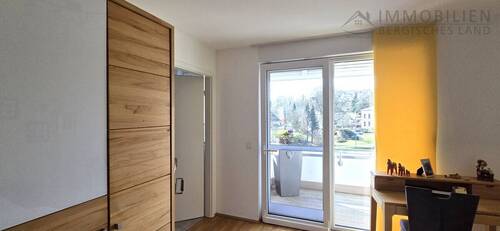 Schlafzimmer mit Zugang Balkon - 