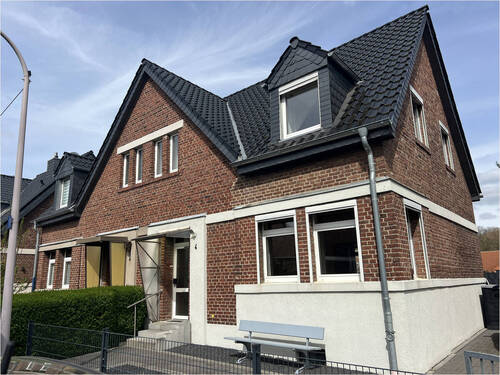 Frontansicht - Charmantes Einfamilienhaus mit Gestaltungspotenzial in Alsdorf