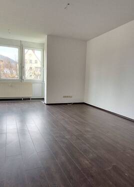 Wohnzimmer - 2 Zimmer Etagenwohnung zur Miete in Saalfeld