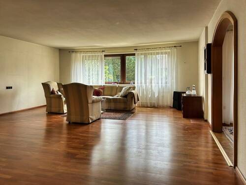 Wohnzimmer mit viel Platz - 
