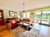 Wohnzimmer Blick Richtung Sofa - 