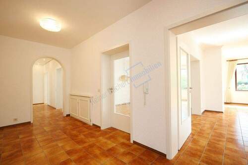 GROSSER FLURBEREICH - 