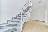 Treppe zum Obergeschoss - 