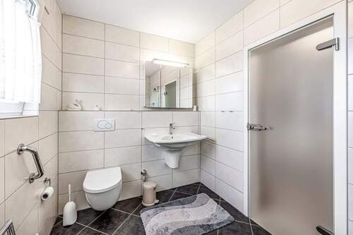 Badezimmer EG - Reihenmittelhaus mit 154,00 m&sup2; in Hattingen zum Kaufen