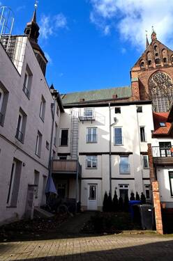 Wohnhaus Hofseite - Etagenwohnung mit 54,80 m&sup2; in Stralsund zum Kaufen