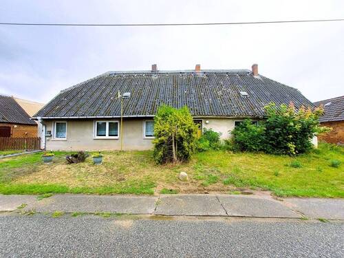 Doppelhaus bei Altentreptow - modernisierungsbedürftiges Zweifamilienhaus auf weitläufigem Grundstück im Tollensetal