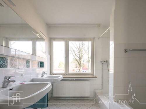 Tageslichtvollbad im Obergeschoss - 
