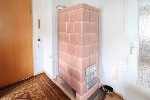 Kachelofen zweites Wohnzimmer - 7 Zimmer Einfamilienhaus in Wilsdruff