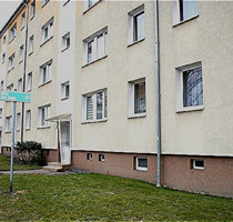 2 Mieten frei! Sonnige 3-Zimmer-Wohnung mit Balkon, 1. OG, ruhige Grünlage - Burg