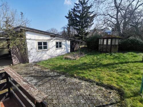 Garage + Schuppen - 