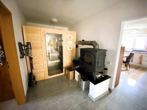 Diele mit Sauna und Kaminofen - 