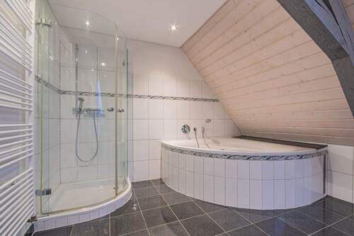 Badezimmer DG - 
